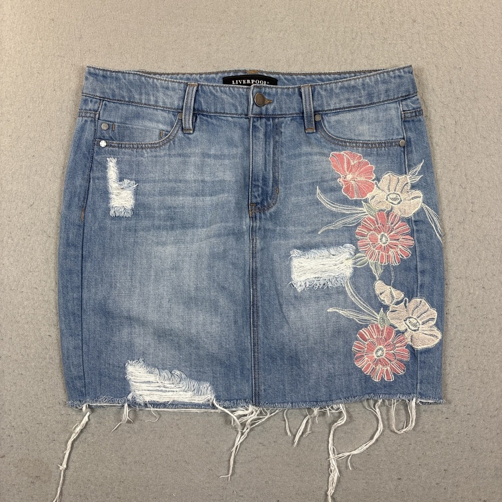 Liverpool Embroidered Floral Distressed Denim Mini Skirt‎ Size 8/29 Raw Hem